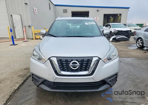 2019 Nissan Kicks S z USA, uszkodzony, nr VIN 3N1CP5CU0KL556029